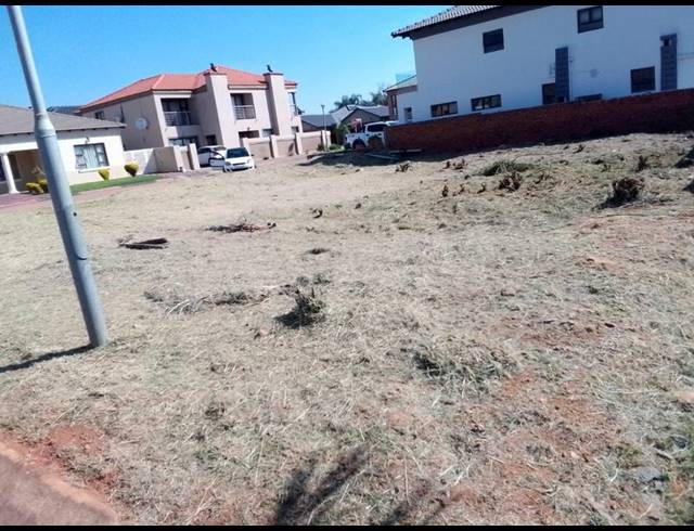 LAND FOR SALE IN THE ORCHARDS